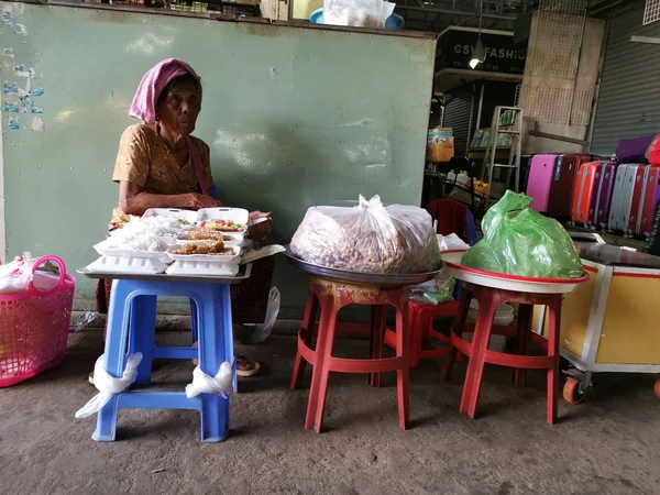 Scen Näringsidkaren Säljare Och Personer City Våt Marknaden Sihanoukville Kambodja — Stockfoto