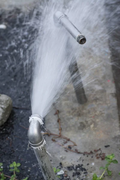 ciddi su borusu patlaması