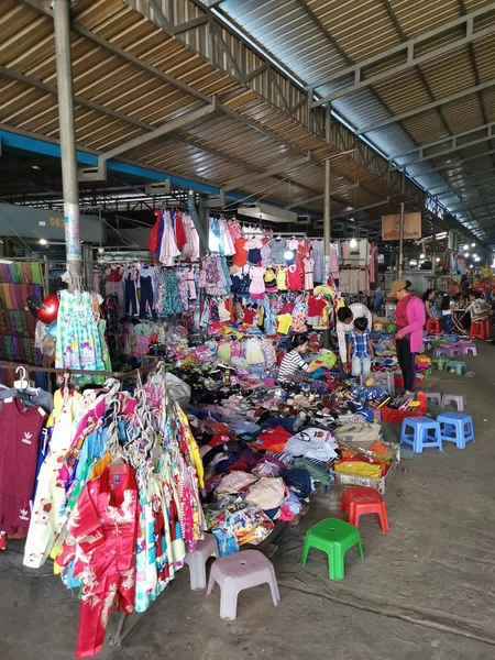 Scène Van Handelaar Verkoper Mensen Natte Markt Van Stad Sihanoukville — Stockfoto