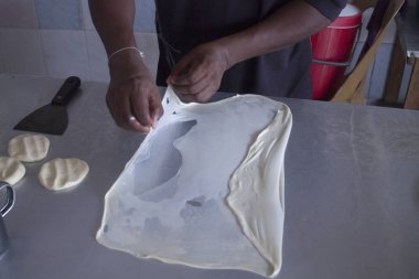 Hint kızarmış hamur yapma sürecinde