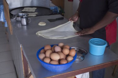 Hint kızarmış hamur yapma sürecinde