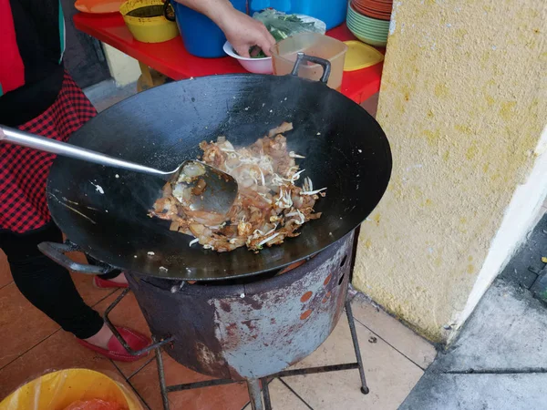 Asiatische Nudeln Verkaufen Und Braten — Stockfoto