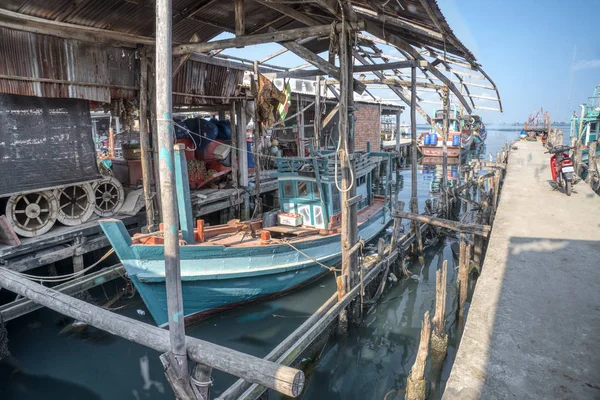 Sihanoukville Camboya Febrero 2019 Escena Barcos Pesca Que Encuentran Muelle — Foto de Stock