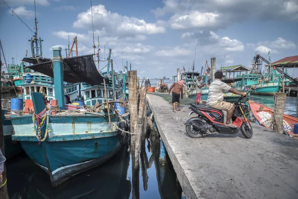 Sihanoukville Kambodža Únor 27Th 2019 Scéna Rybářských Člunů Přístavu Mola — Stock fotografie