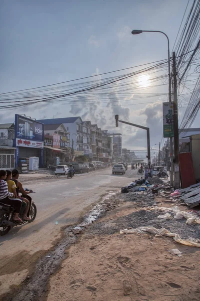 Sihanoukville Kamboçya Şubat 2019 Sihanoukville Merkez Şehrinde Yolda Birçok Araç — Stok fotoğraf