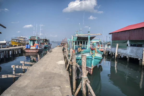 Sihanoukville Camboya Febrero 2019 Escena Barcos Pesca Que Encuentran Muelle — Foto de Stock