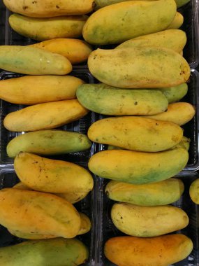 taze uzun altın mango