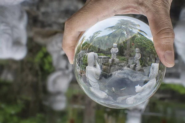 ペラク マレーシア 2019年5月18日 カンポンコのトゥアペクコン寺院周辺の水晶球を通して 建築法と中国の神々の構造を見る — ストック写真