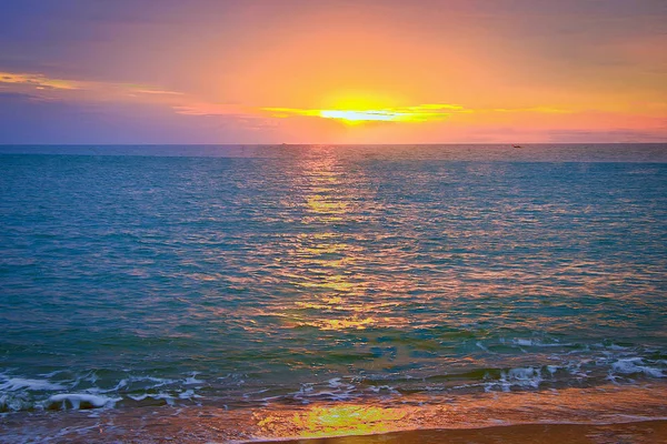 Tarde Por Noche Hermosa Playa Del Atardecer — Foto de Stock