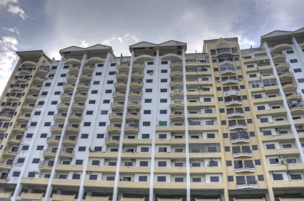 Kijkend Naar Boven Het Hoge Gebouw Condominium — Stockfoto
