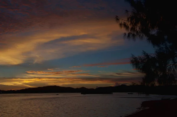 Cenário Incrível Praia Durante Pôr Sol Nascer Sol — Fotografia de Stock