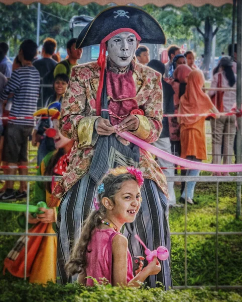 马来西亚吉隆坡 2018年10月2日 在赛博贾亚市游行街上 小丑娱乐人物的场景 — 图库照片