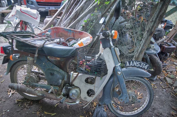 Kampong Koh Perak Malásia Maio 2018 Pilhas Peças Motocicleta Bicicleta — Fotografia de Stock