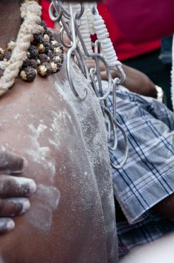 Perak, Malezya. 18 Nisan 2018: Sitiawan Hint Tapınağı'ndaki Thaipusam festivali sırasında Hint alayı sahnesi.