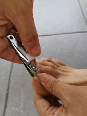 ekstra uzun ayak çivi kırpma