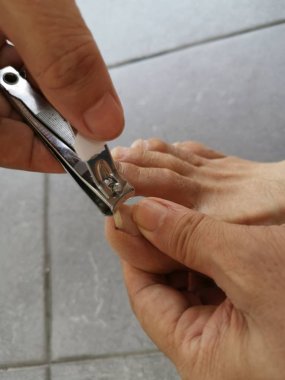 ekstra uzun ayak çivi kırpma