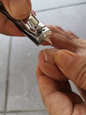 ekstra uzun ayak çivi kırpma