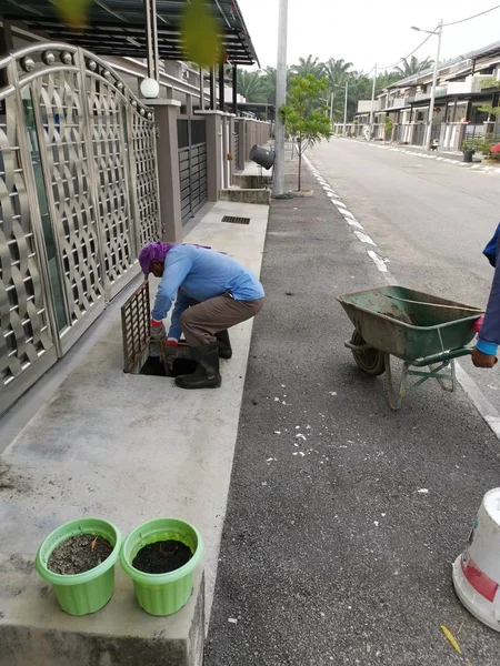 Perak Malasia Agosto 2019 Escena Dos Trabajadores Municipales Indios Limpiando —  Fotos de Stock