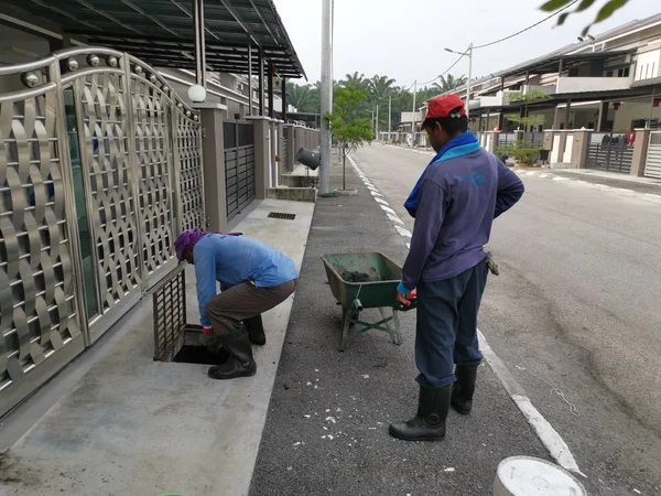 Perak Malasia Agosto 2019 Escena Dos Trabajadores Municipales Indios Limpiando —  Fotos de Stock