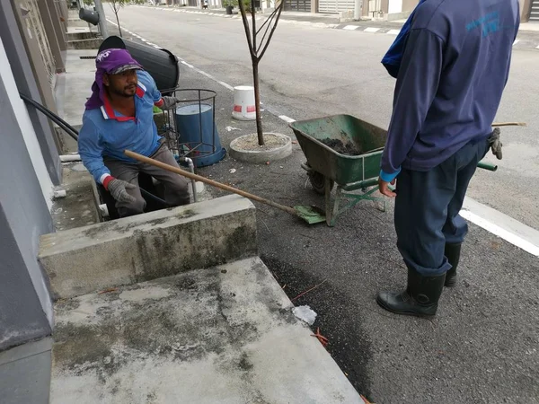 Perak Malasia Agosto 2019 Escena Dos Trabajadores Municipales Indios Limpiando —  Fotos de Stock