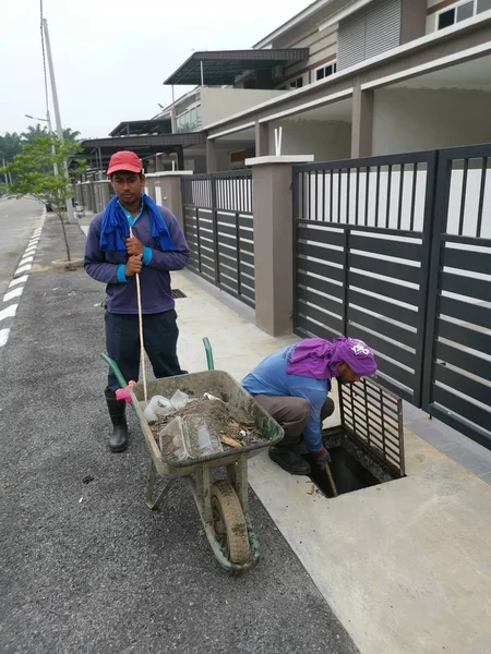 Perak Malasia Agosto 2019 Escena Dos Trabajadores Municipales Indios Limpiando —  Fotos de Stock