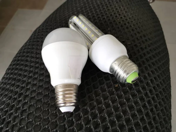 Energiesparende Weiße Led Runde Oder Mais Glühbirne — Stockfoto