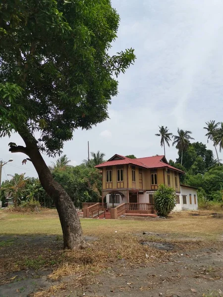 Σκηνή Ενός Εγκαταλελειμμένου Εξοχικού Σπιτιού Στη Μαλαισιανά — Φωτογραφία Αρχείου