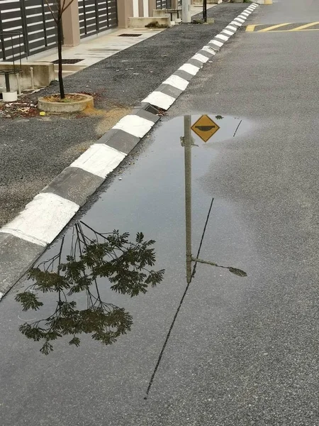 Puddle Rain Residential Street — Stock Photo, Image