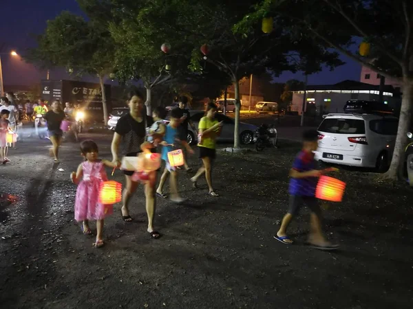 佩拉克 马来西亚 2019年9月11日 中国人在Kg Koh公园用家庭夜游彩灯庆祝中秋节 — 图库照片