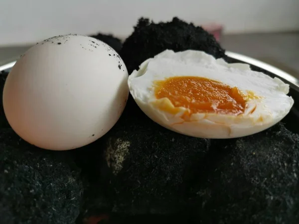 Cenizas Huevos Pato Salados Carbón — Foto de Stock