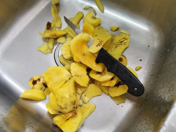 Scene Cutting Mango Happened Rotten — Stock Photo, Image