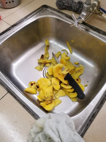 Escena Corte Mango Que Resultó Estar Podrido — Foto de Stock