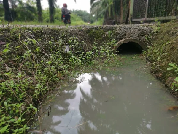 Eenvoudige Kunstmatige Afwatering Boerderij — Stockfoto