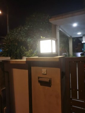 Gece manzarası Sütun lambası.