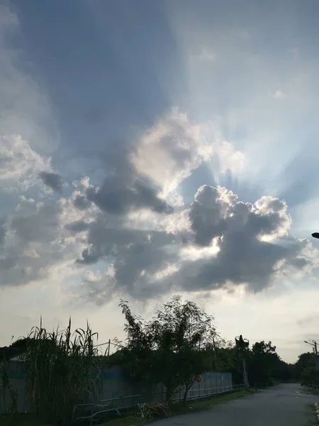 Majestic Sunrise Sun Ray Penetrating Cloud — Stock Photo, Image
