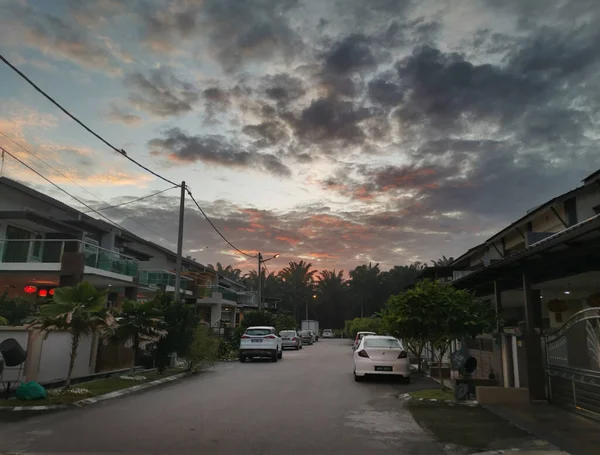 马来西亚 波拉克 2020年6月21日 塔曼Mas 1Kg Koh住宅区清早街上美丽的日出 — 图库照片