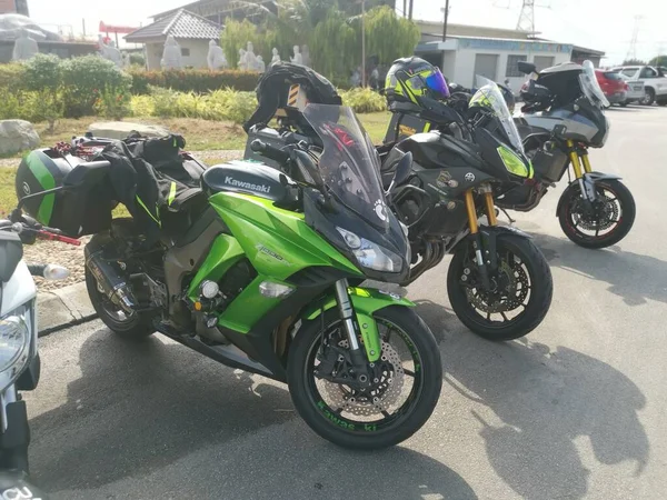 Perak Malezja Lipca 2020 Scena Różnorodnych Kolorowych Drogich Motocykli Parku — Zdjęcie stockowe