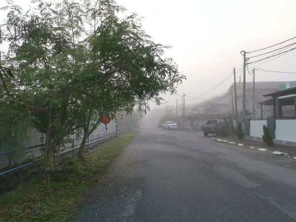 Manhã Nebulosa Rua Vazia — Fotografia de Stock