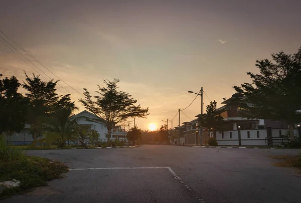 Lever Soleil Tôt Matin Scène Ciel Dans Les Maisons Résidentielles — Photo