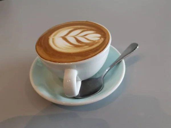 Une Tasse Café Latte Sur Table — Photo