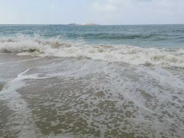 Ondas Mar Cena Pela Praia — Fotografia de Stock