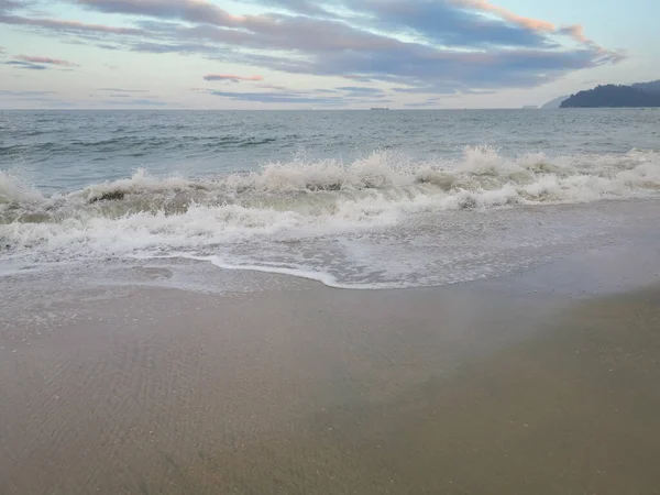 Ondas Mar Cena Pela Praia — Fotografia de Stock