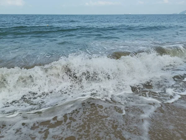 Mare Onde Scena Dalla Spiaggia — Foto Stock