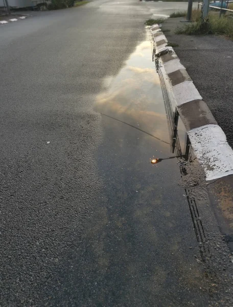 Early Morning Puddle Street — Stock Photo, Image