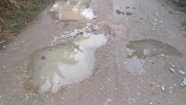 雨后乡郊道路的影像 — 图库视频影像