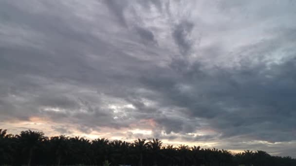 乡村清晨日出天空的时间片段 — 图库视频影像