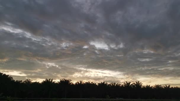 Zeitraffer Aufnahmen Vom Morgensonnenaufgangshimmel Auf Dem Land — Stockvideo