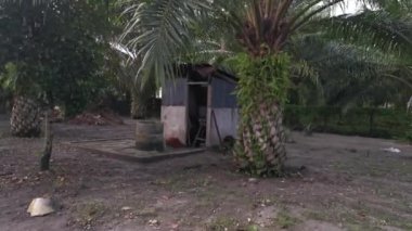 Asya kırsal banyolarının nostaljik görüntüsü.