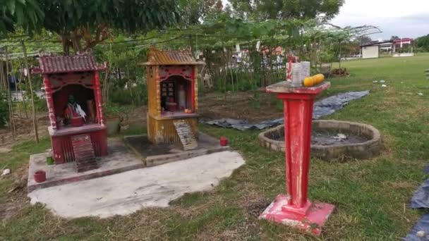 Pérák Malajsie Října 2020 Červený Betonový Miniaturní Dům Oltář Postavený — Stock video