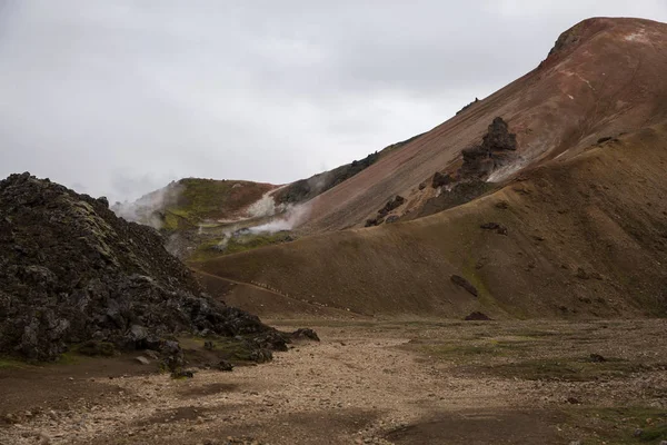 Die rauchenden berge von landmannalaugar in island — Stockfoto